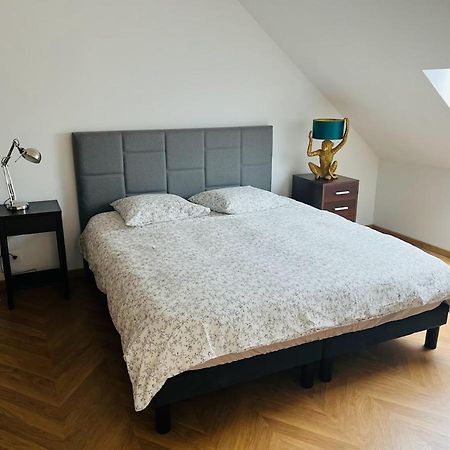 Ferienwohnung Elegant T4 Centre Reims/Parking Prive Exterior foto