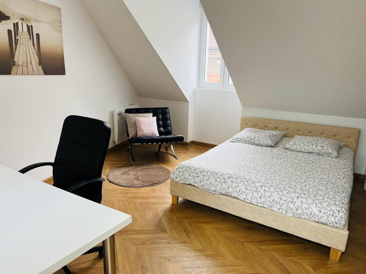 Ferienwohnung Elegant T4 Centre Reims/Parking Prive Exterior foto